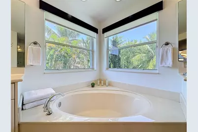 1673 Victoria Pointe Circle, Weston, FL 33327 - Photo 61