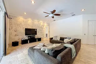 1673 Victoria Pointe Cir, Weston, FL 33327 - Photo 27