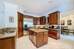 1673 Victoria Pointe Cir, Weston, FL 33327 - Photo 23
