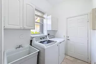 1673 Victoria Pointe Cir, Weston, FL 33327 - Photo 65