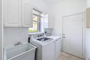 1673 Victoria Pointe Cir, Weston, FL 33327 - Photo 65