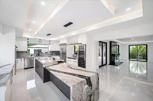 10201 SW 64th St, Miami, FL 33173 - Photo 11