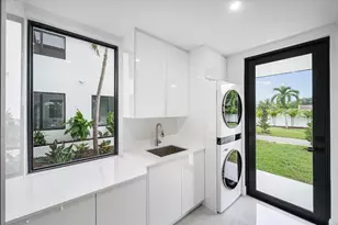 10201 SW 64th St, Miami, FL 33173 - Photo 13