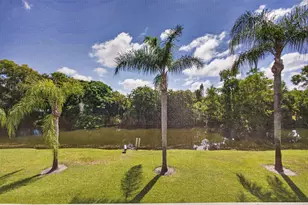 126 Sparrow Dr, Royal Palm Beach, FL 33411 - Photo 3
