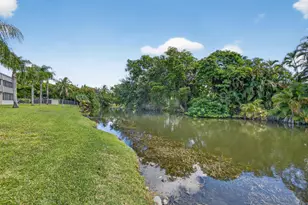 126 Sparrow Dr, Royal Palm Beach, FL 33411 - Photo 21