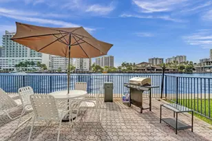 2895 NE 32nd St, Fort Lauderdale, FL 33306 - Photo 13