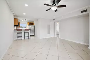 924 SE 2nd St, Fort Lauderdale, FL 33301 - Photo 7