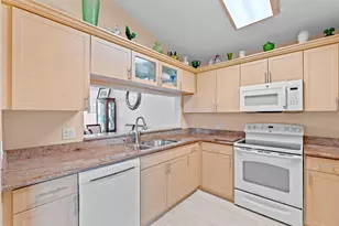 8486 Heather Pl, Boynton Beach, FL 33472 - Photo 13