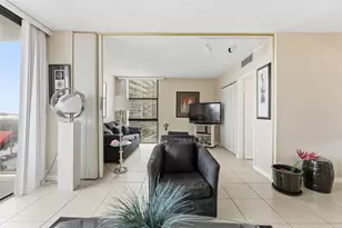 3675 N Country Club Dr, Aventura, FL 33180 - Photo 5