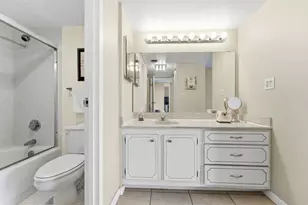 3675 N Country Club Dr, Aventura, FL 33180 - Photo 15