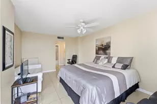 3675 N Country Club Dr, Aventura, FL 33180 - Photo 19