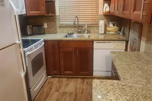 237 Farnham J, Deerfield Beach, FL 33442 - Photo 3