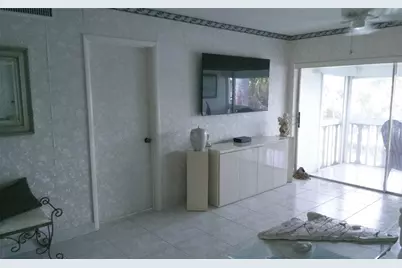 460 Paradise Isle Boulevard #301, Hallandale Beach, FL 33009 - Photo 3