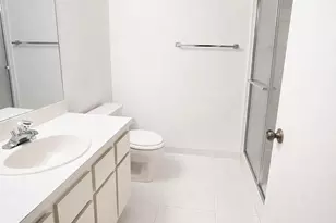 5550 Lakeside Dr, Margate, FL 33063 - Photo 9