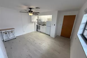 347 Elm St, Hollywood, FL 33019 - Photo 5