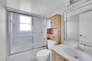 7210 Lake Cir Dr, Margate, FL 33063 - Photo 9