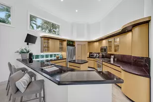 1518 E Lake Dr, Fort Lauderdale, FL 33316 - Photo 9