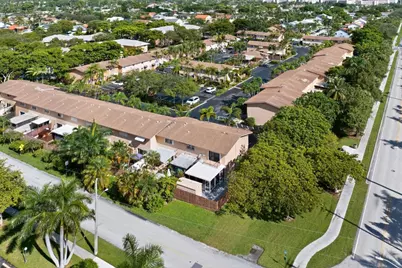 450 SE 7th Street #244, Dania Beach, FL 33004 - Photo 23