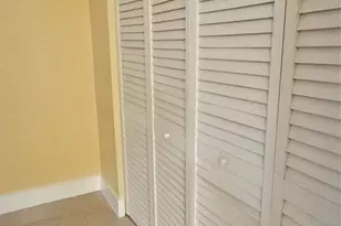 1881 NW 96th Terrace, Pembroke Pines, FL 33024 - Photo 17