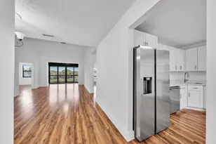 4111 Coral Tree Cir, Pompano Beach, FL 33073 - Photo 9