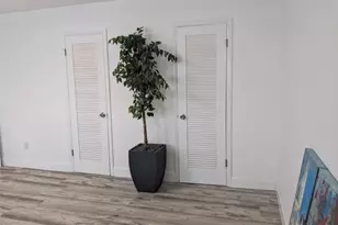 11685 Canal Dr, North Miami, FL 33181 - Photo 17