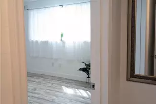 11685 Canal Dr, North Miami, FL 33181 - Photo 15