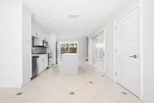 1917 NE 3rd St, Deerfield Beach, FL 33441 - Photo 9