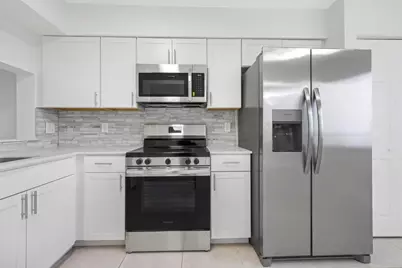 2200 S Cypress Bend Drive #805, Pompano Beach, FL 33069 - Photo 7