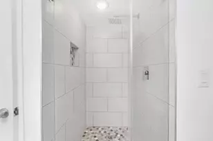 2200 S Cypress Bend Dr, Pompano Beach, FL 33069 - Photo 17