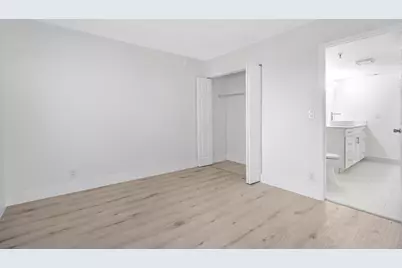 2200 S Cypress Bend Drive #805, Pompano Beach, FL 33069 - Photo 9