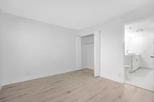 2200 S Cypress Bend Dr, Pompano Beach, FL 33069 - Photo 9