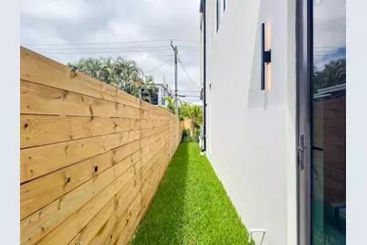1319 NE 14th Avenue #1319, Fort Lauderdale, FL 33304 - Photo 3
