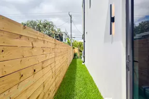 1319 NE 14th Ave, Fort Lauderdale, FL 33316 - Photo 3