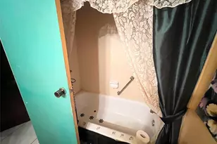 2650 NW 49th Ave, Lauderdale Lakes, FL 33313 - Photo 9