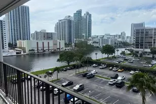 800 Parkview Dr, Hallandale Beach, FL 33009 - Photo 17