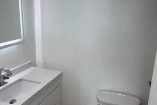 800 Parkview Dr, Hallandale Beach, FL 33009 - Photo 15