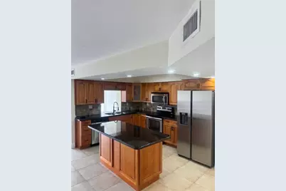 800 Parkview Drive #714, Hallandale Beach, FL 33009 - Photo 3