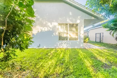 9220 Arborwood Circle, Davie, FL 33328 - Photo 27