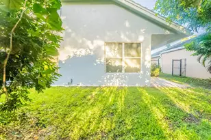 9220 Arborwood Cir, Davie, FL 33328 - Photo 27