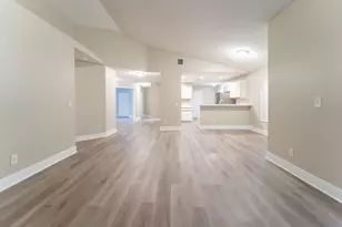 9220 Arborwood Cir, Davie, FL 33328 - Photo 5