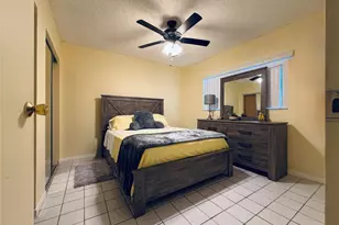 1015 Country Club Dr, Margate, FL 33063 - Photo 11