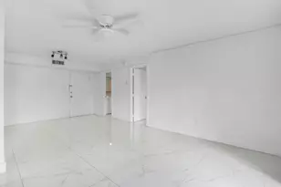 4805 NW 7th St, Miami, FL 33126 - Photo 11