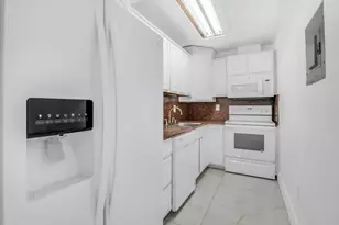 4805 NW 7th St, Miami, FL 33126 - Photo 3