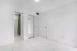 4805 NW 7th St, Miami, FL 33126 - Photo 15