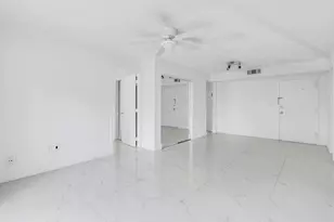 4805 NW 7th St, Miami, FL 33126 - Photo 13