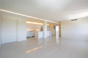 2555 NE 11th St, Fort Lauderdale, FL 33304 - Photo 3