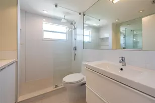 2555 NE 11th St, Fort Lauderdale, FL 33304 - Photo 17