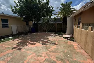 113 SE 4th St, Hallandale Beach, FL 33009 - Photo 17