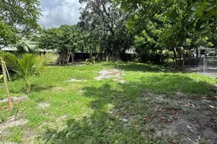 113 SE 4th St, Hallandale Beach, FL 33009 - Photo 15