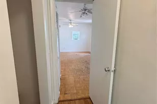 113 SE 4th St, Hallandale Beach, FL 33009 - Photo 11